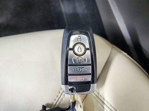 Used 2023 Ford Explorer Platinum w/ Technology Package image 34