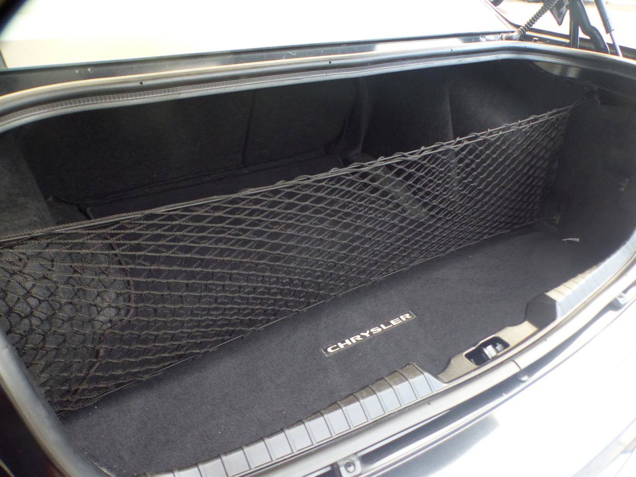 Used 2009 Chrysler 300 C w/ Protection Group II RWD image 28