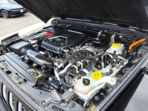 Certified 2023 Jeep Wrangler Sahara image 20