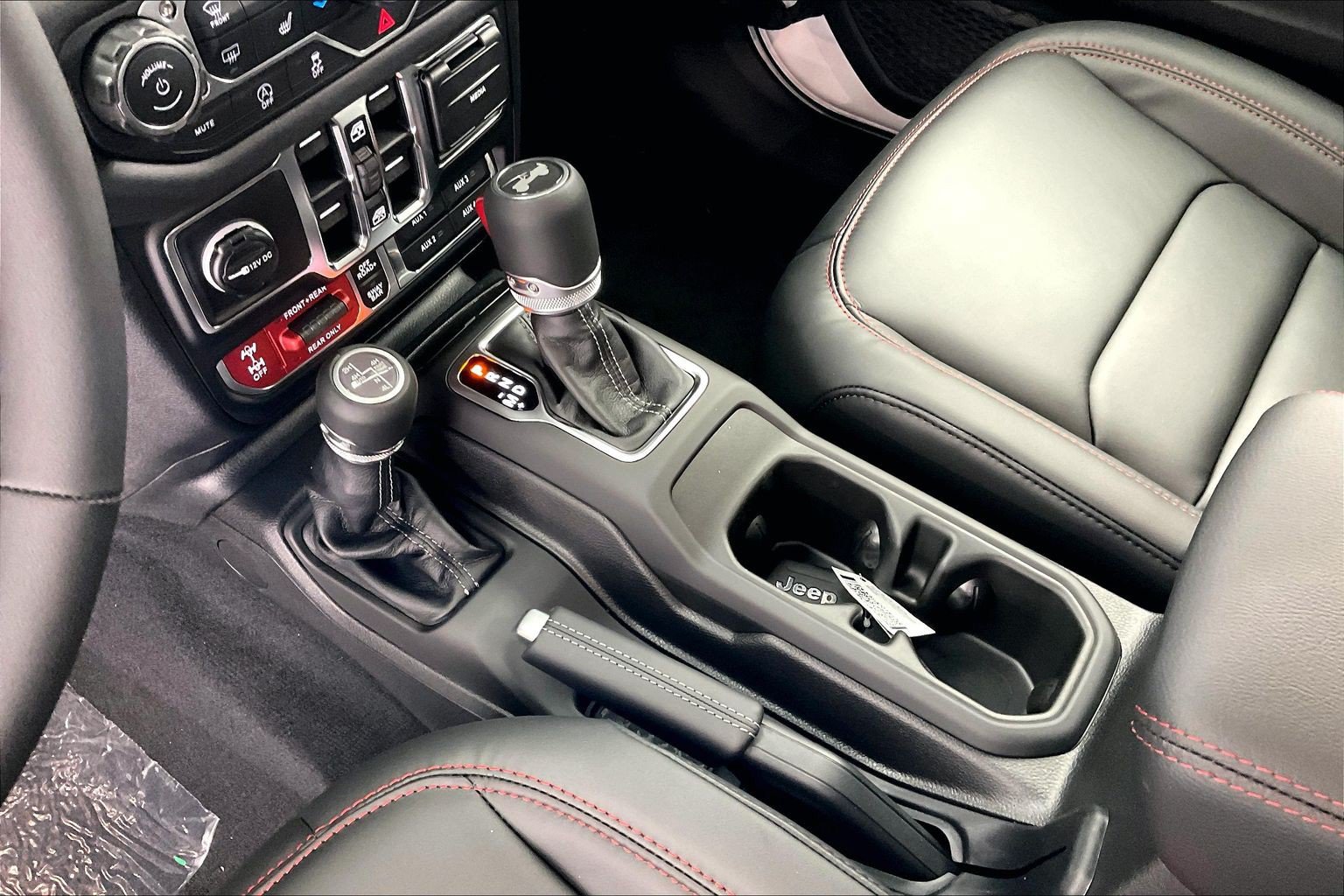 New 2027 Jeep Wrangler Unlimited Rubicon AWD/4WD image 8
