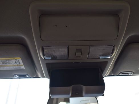 Used 2024 Nissan Frontier SV w/ SV Convenience Package RWD image 43
