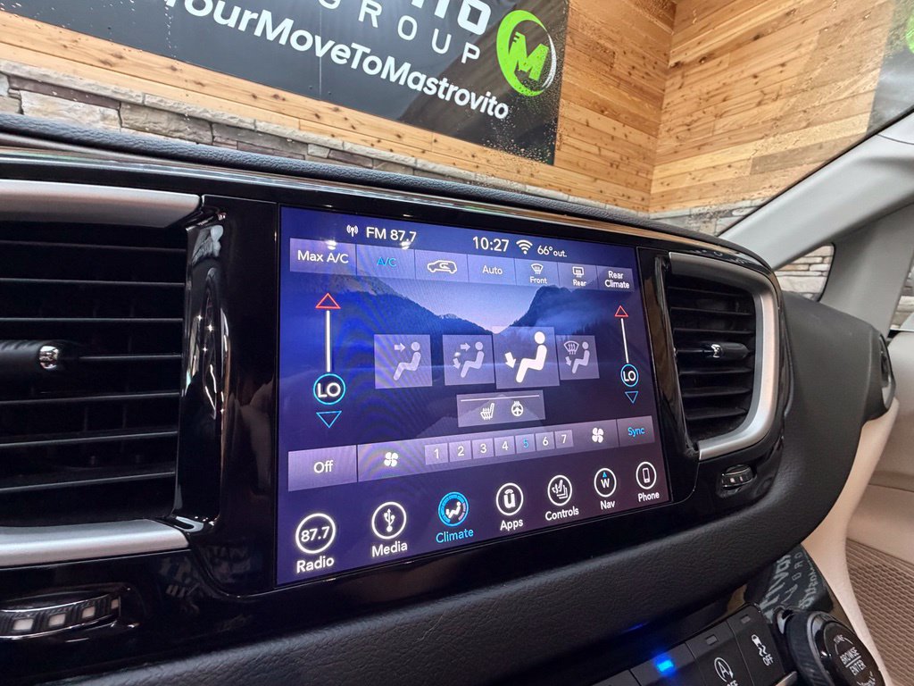 Used 2019 Chrysler Pacifica Touring-L w/ Advanced Safetytec Group FWD image 34