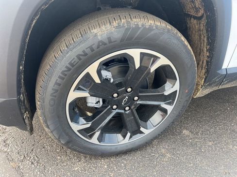 New 2026 Chevrolet Equinox LT w/ Convenience Package II image 3