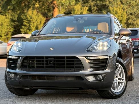 Used 2018 Porsche Macan AWD/4WD image 1