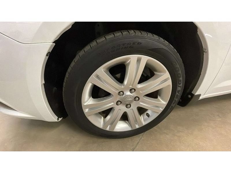 Used 2013 Chrysler 200 Touring FWD image 17