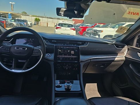 Used 2024 Jeep Grand Cherokee L Limited w/ Luxury Tech Group II image 5