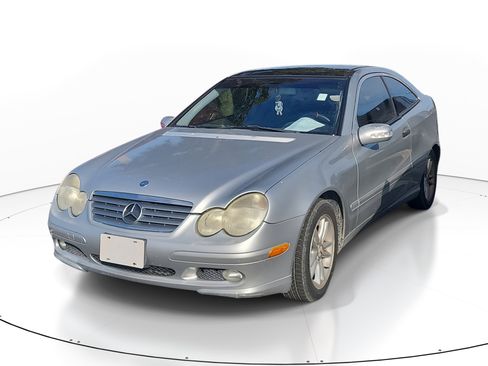 Used 2002 Mercedes-Benz C 230 Coupe image 3