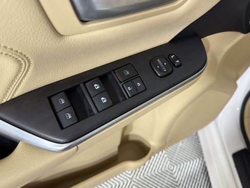 Used 2017 Toyota Camry XLE w/ Moonroof Package FWD image 26