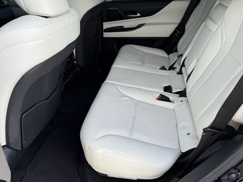 Used 2024 Lexus LX 600 4WD w/ Luxury Package image 38