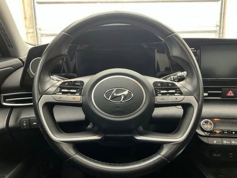 Used 2021 Hyundai Elantra SEL w/ Convenience + Premium Package FWD image 8