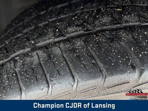 Used 2017 Jeep Grand Cherokee Altitude image 14