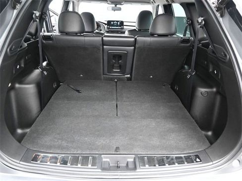 Used 2023 Mitsubishi Outlander SE image 10