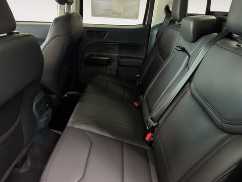Used 2026 Ford Maverick Lariat w/ Black Appearance Package AWD/4WD image 21