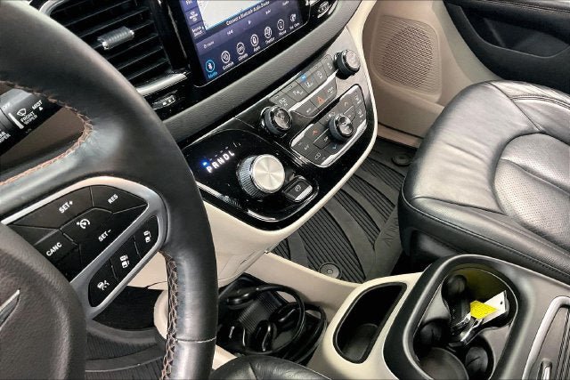 Used 2019 Chrysler Pacifica Touring-L Plus w/ Advanced Safetytec Group FWD image 15