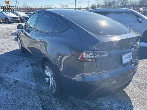 Used 2022 Tesla Model Y Long Range image 6
