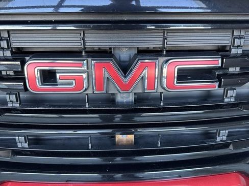 Certified 2022 GMC Acadia SLE w/ Driver Convenience Package image 30