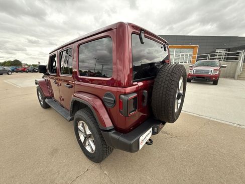 Used 2022 Jeep Wrangler Unlimited Sahara w/ Cold Weather Group AWD/4WD image 3