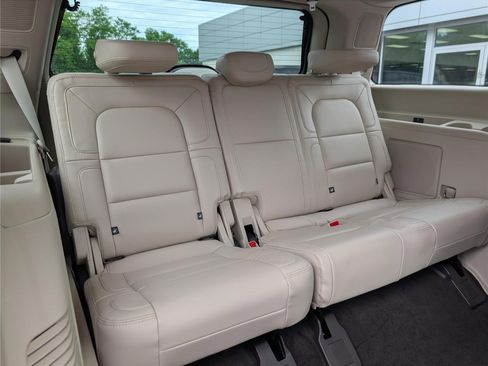 Used 2021 Lincoln Navigator Reserve w/ Luxury Package AWD/4WD image 12