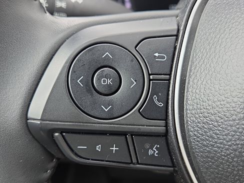 Used 2025 Toyota Corolla SE w/ SE Premium Package FWD image 21