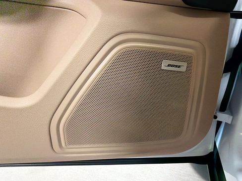 Used 2025 Porsche Macan image 24