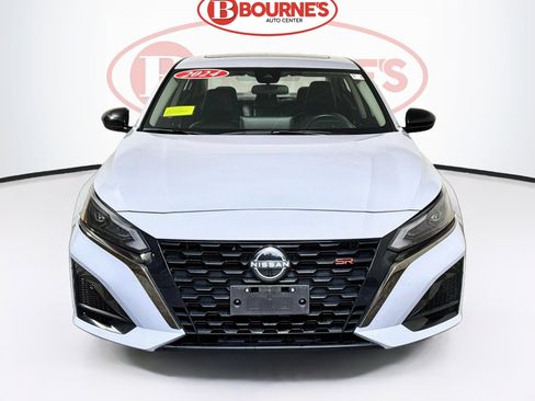 Used 2024 Nissan Altima 2.5 SR w/ SR Premium Package AWD/4WD image 6