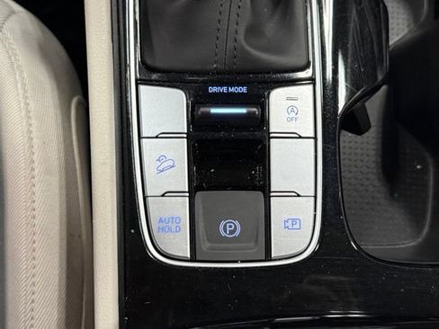 Used 2025 Hyundai Tucson SE FWD image 30