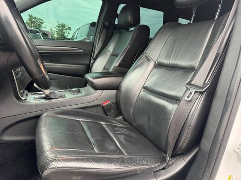 Used 2018 Jeep Grand Cherokee Limited AWD/4WD image 11