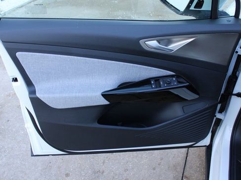 New 2026 Volkswagen ID.4 Pro image 7