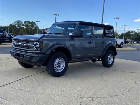 New 2025 Ford Bronco Base image 5