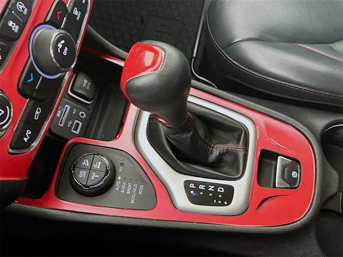 Used 2016 Jeep Cherokee Trailhawk w/ Trailer Tow Group image 16