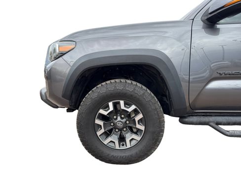 Used 2021 Toyota Tacoma TRD Off-Road w/ Technology Package RWD image 9