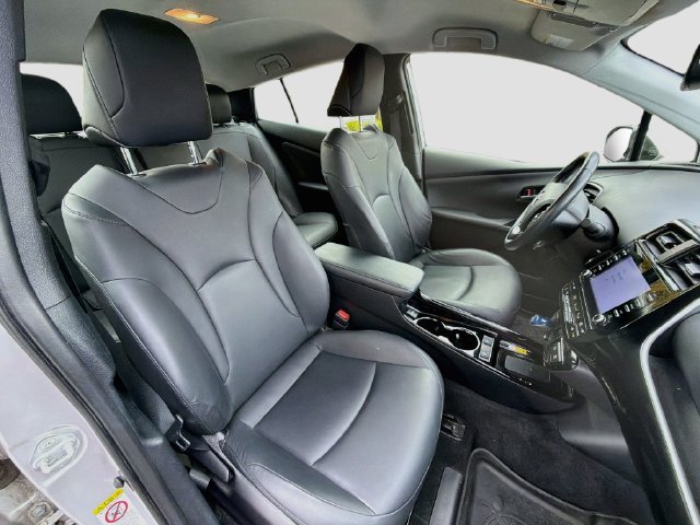 Used 2020 Toyota Prius XLE w/ Advanced Technology Package AWD/4WD image 20