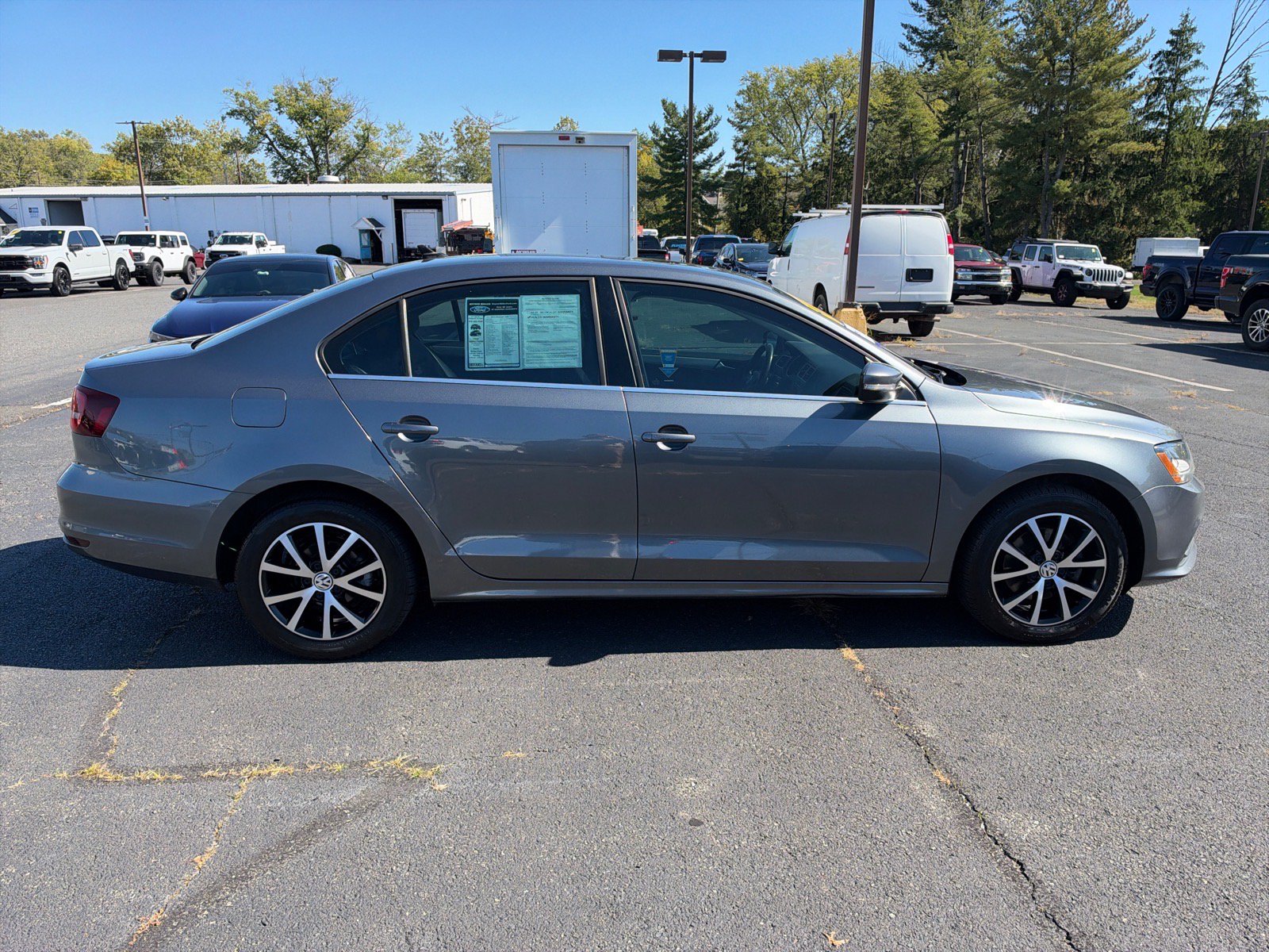 Used 2018 Volkswagen Jetta SE FWD image 14
