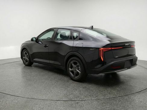 Used 2025 Kia K4 LXS image 5