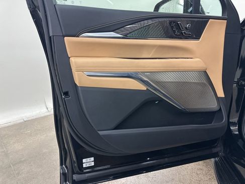 Used 2025 Cadillac Escalade IQ Luxury 2 image 30