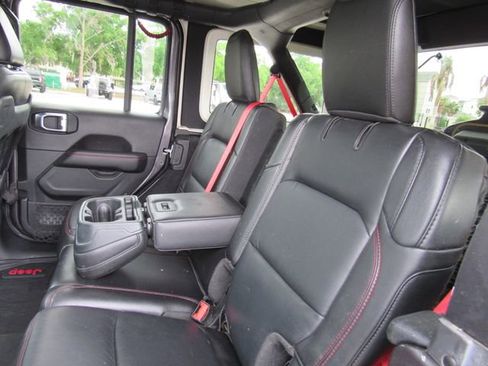Used 2020 Jeep Wrangler Unlimited Rubicon w/ Quick Order Package 28Y Recon AWD/4WD image 18