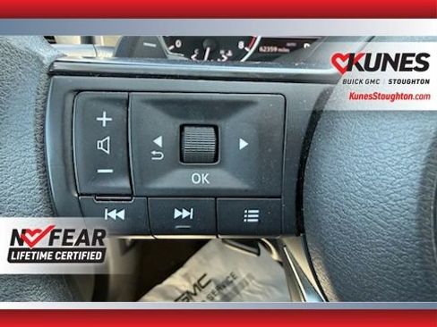 Used 2023 Nissan Rogue S AWD/4WD image 28