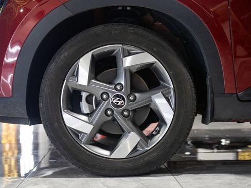 Used 2023 Hyundai Venue SEL FWD image 33
