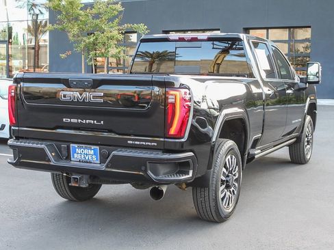 Used 2024 GMC Sierra 2500 Denali Ultimate AWD/4WD image 7