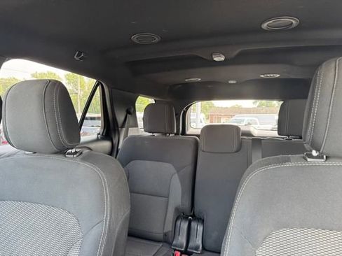 Used 2018 Ford Explorer XLT image 22