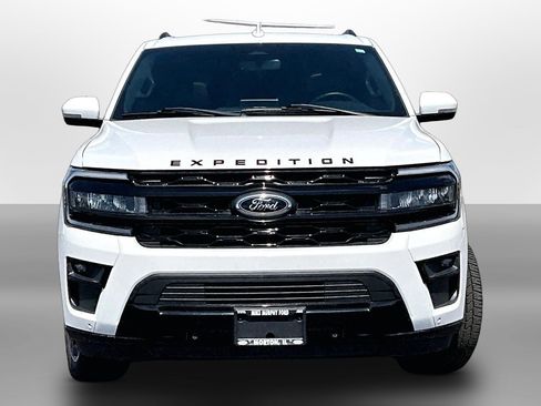 Used 2024 Ford Expedition Max Limited AWD/4WD image 3
