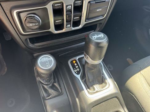 Used 2018 Jeep Wrangler Unlimited Sport S image 45