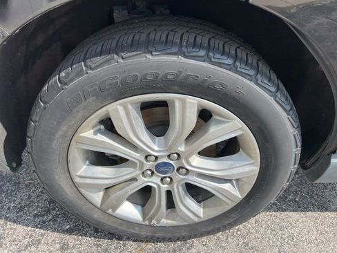 Used 2019 Ford Edge Titanium AWD/4WD image 21