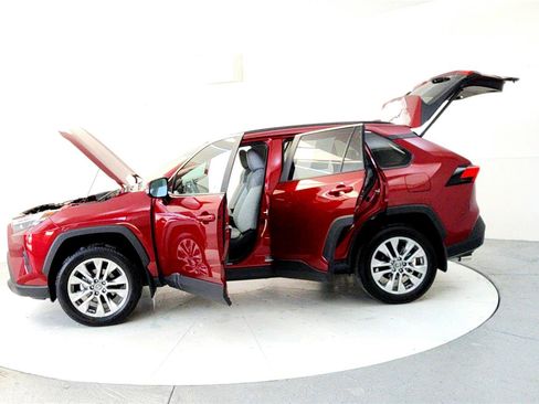 Certified 2025 Toyota RAV4 XLE Premium image 10