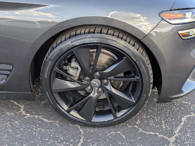 Used 2023 Genesis G70 2.0T w/ Sport Prestige Package RWD image 10