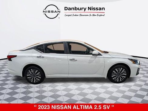 Certified 2023 Nissan Altima 2.5 SV AWD/4WD image 2