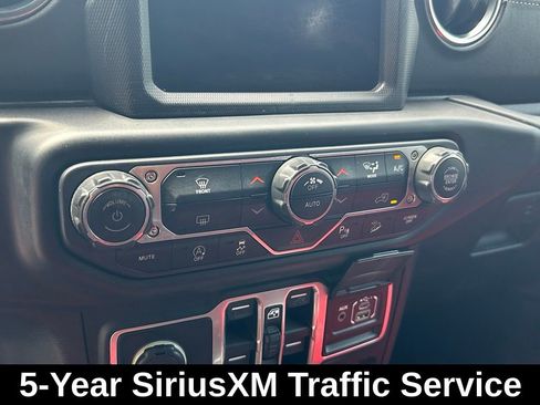 Used 2018 Jeep Wrangler Unlimited Sahara AWD/4WD image 22