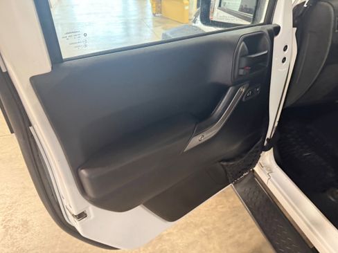 Used 2014 Jeep Wrangler Unlimited Sport AWD/4WD image 36