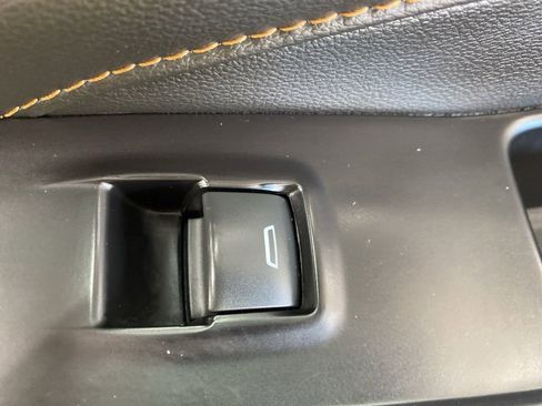 Used 2018 Chevrolet Traverse LT FWD image 21