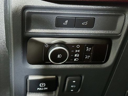 Used 2023 Ford Expedition Limited image 10